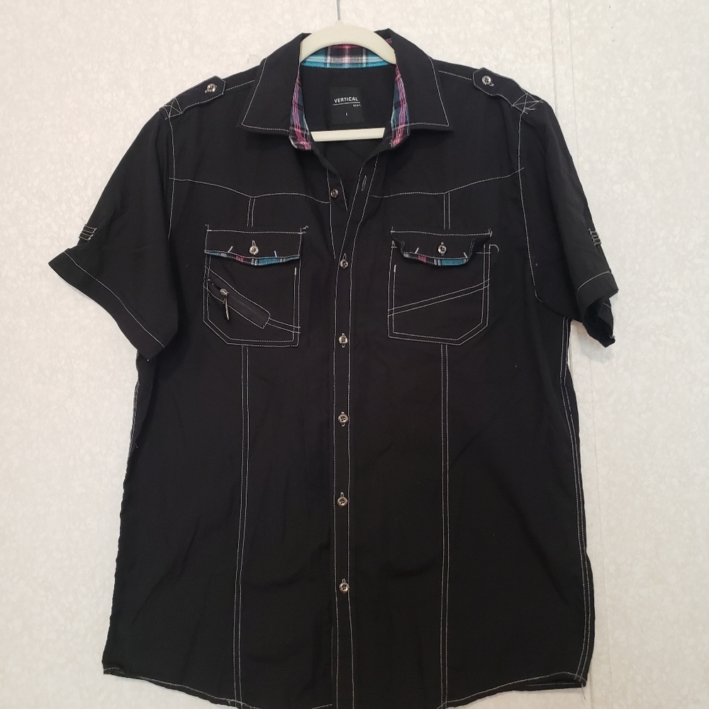 VERTICAL....BLACK SHORT SLEEVE SHIRT...SIZE:L